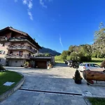 Maison Le Cre 5 *