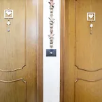Maison Le Cre 5 * אינטרוד