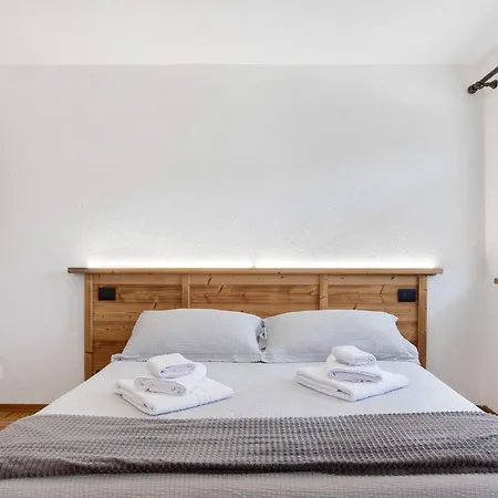 Maison Le Cre 5 * Introd